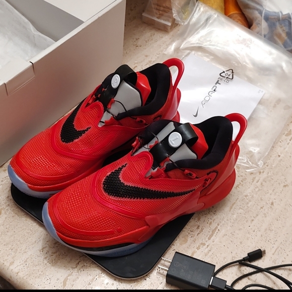 Self lacing Nike adapts (7) men's (8.5) womens - Picture 5 of 15